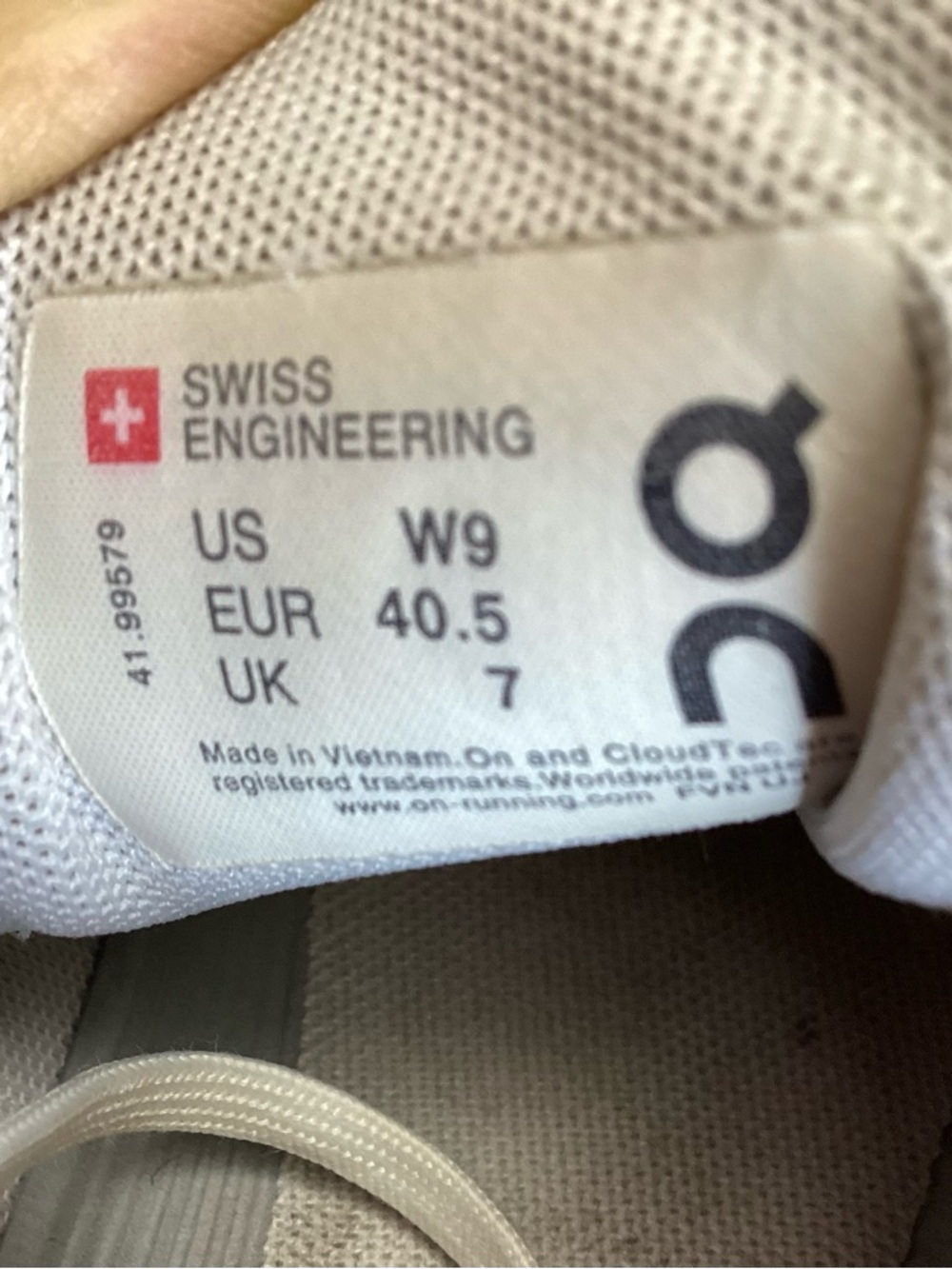 On Running Swiss EnginerrClodswift Off-White/Gray Running Sneakers 9W - Picture 10 of 16